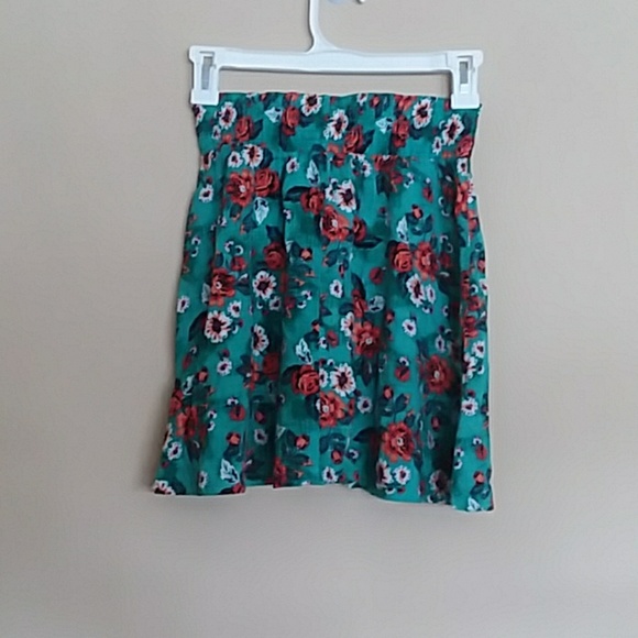 🌹Frenchi Floral Mini Skirt - Picture 3 of 4